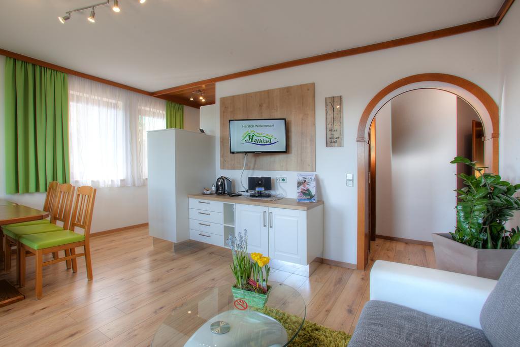 Mathiasl Panorama Ferienwohnungen Bodensdorf Exteriör bild